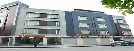 Hotel Gulnar Нью-Делі Екстер'єр фото
