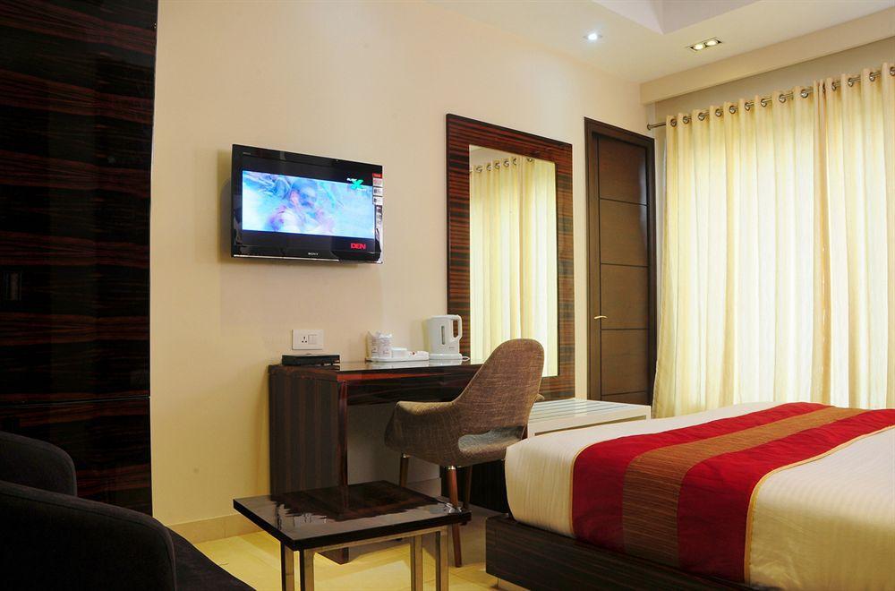 Hotel Gulnar Нью-Делі Екстер'єр фото