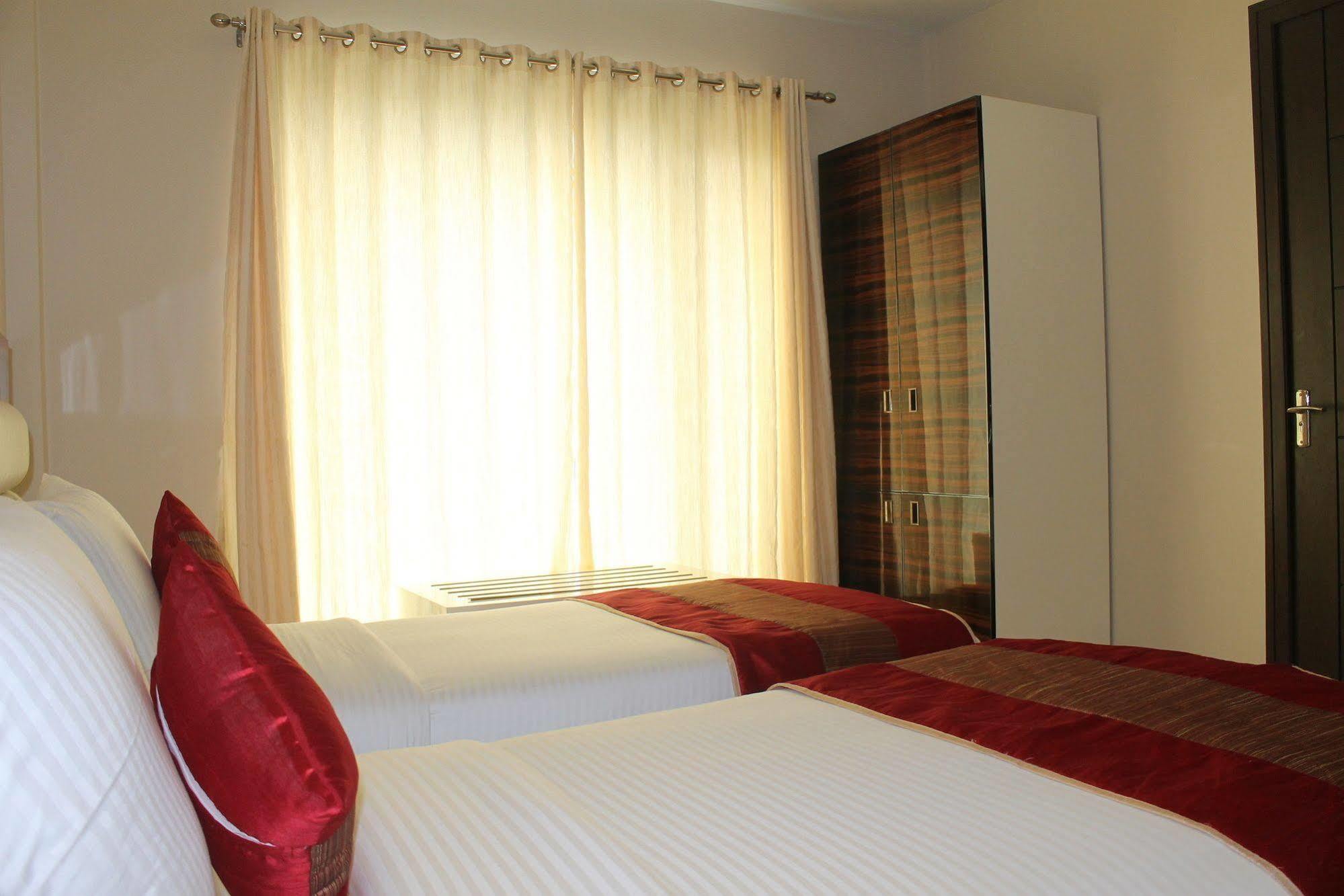 Hotel Gulnar Нью-Делі Номер фото