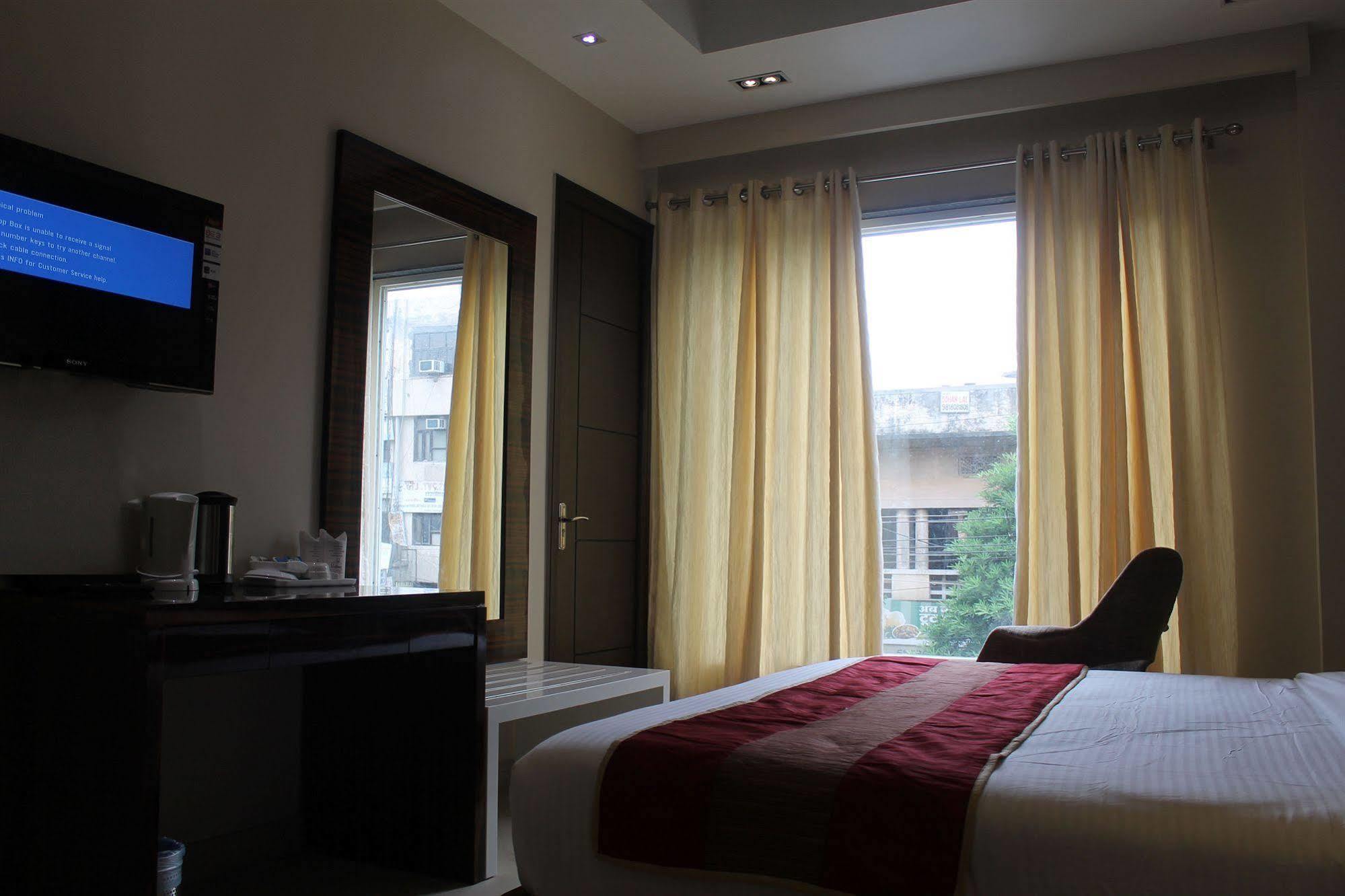 Hotel Gulnar Нью-Делі Екстер'єр фото