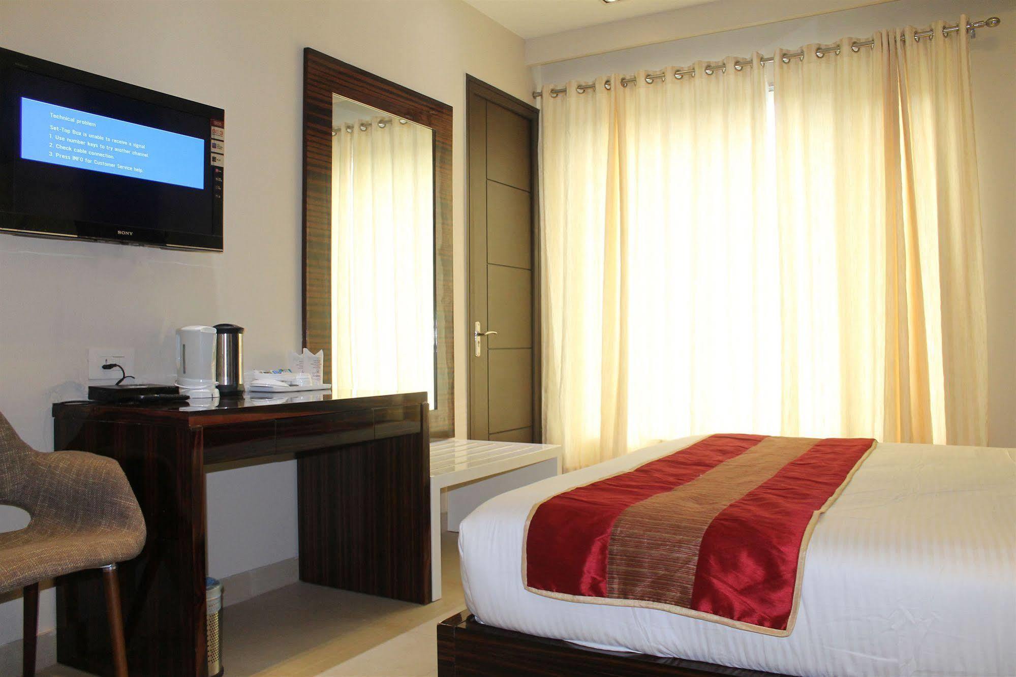 Hotel Gulnar Нью-Делі Екстер'єр фото
